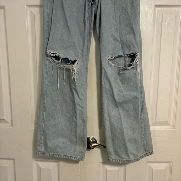 Garage Wide Leg Lightwash Jeans - Picture 2 of 10